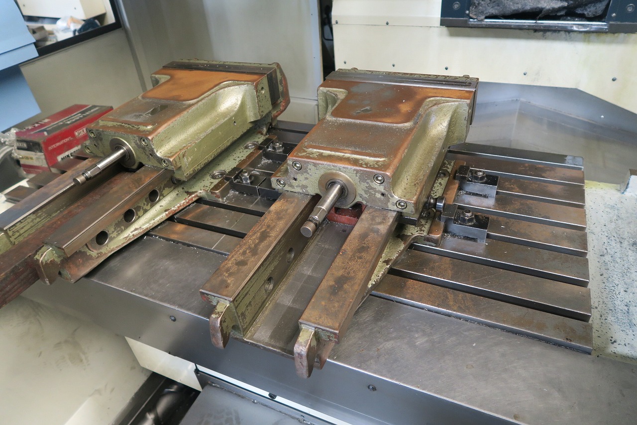 牧野フライス製作所 立型マシニングセンター GF6