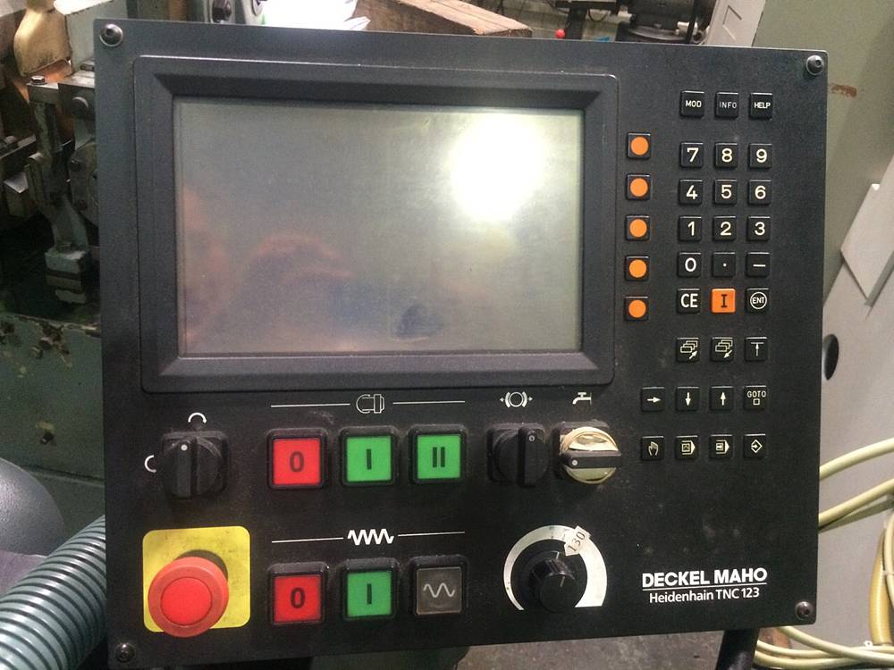 DECKEL 万能フライス FP1-2102