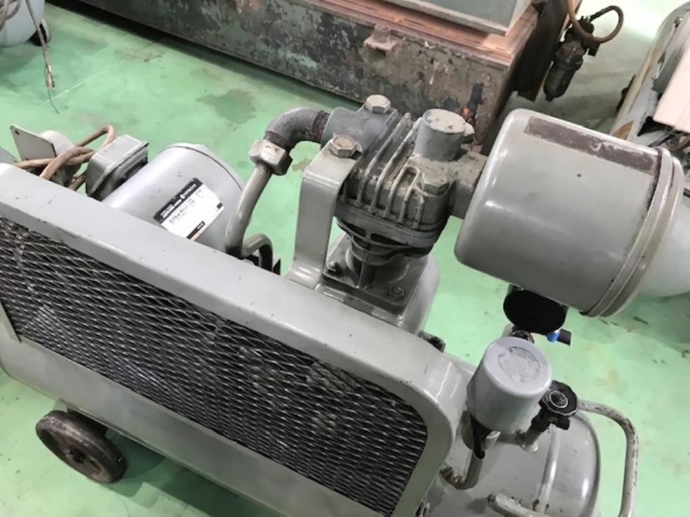 日立 エアーコンプレッサー 0.75P-9.5T