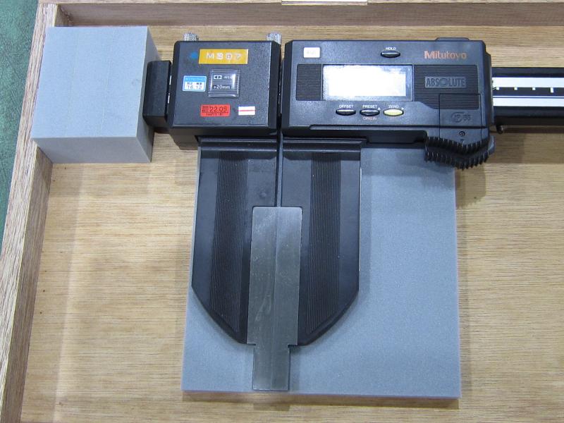 ミツトヨ デジタルノギス CFC-150G(552-305-10)