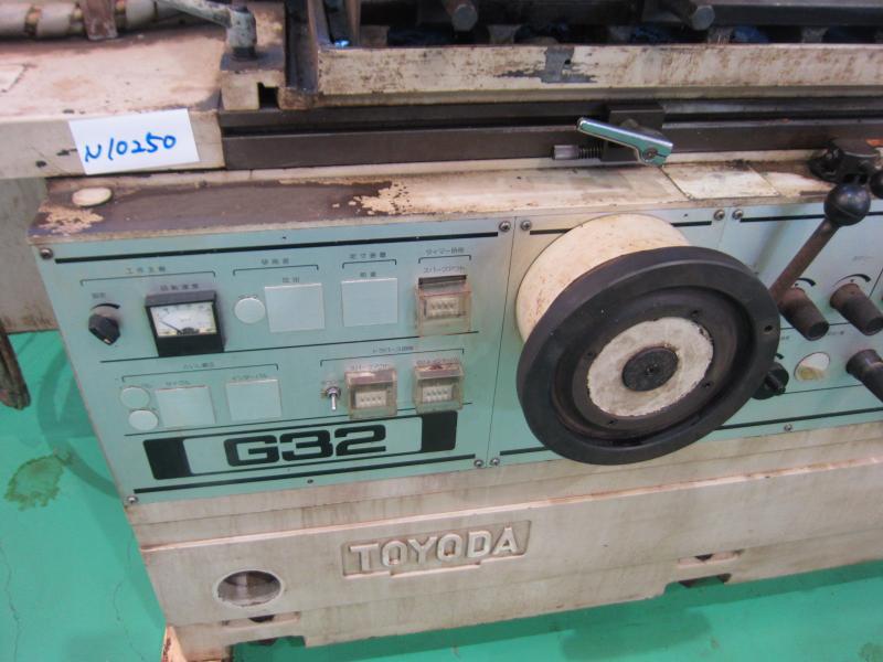 豊田工機 円筒研削盤 GOP32x50