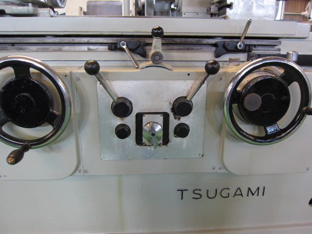 ツガミ 円筒研削盤 T-UG550
