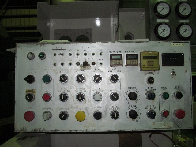 イズミ 内面研削盤 KN-111A