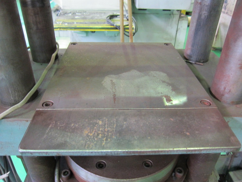 日東精機製作所 200tプレス DA