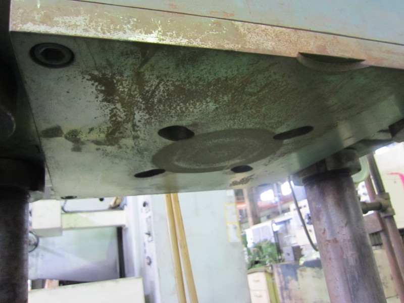 日東精機製作所 200tプレス DA