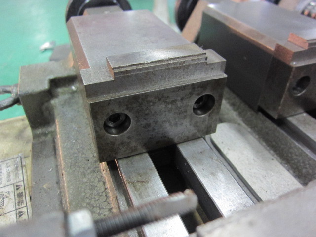 津田駒工業 四連バイス VM-75