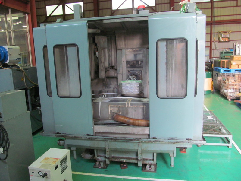 新潟鐵工所 横型マシニングセンター GC40