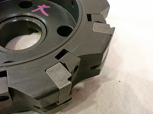 サンドビック フェイスミル RA282.2S-200-40J-47.6W