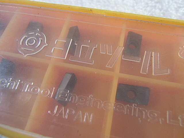 日立ツール チップ APMT090208R