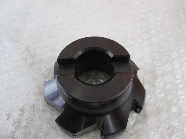 サンドビック フェイスミル R390-100Q32-17M
