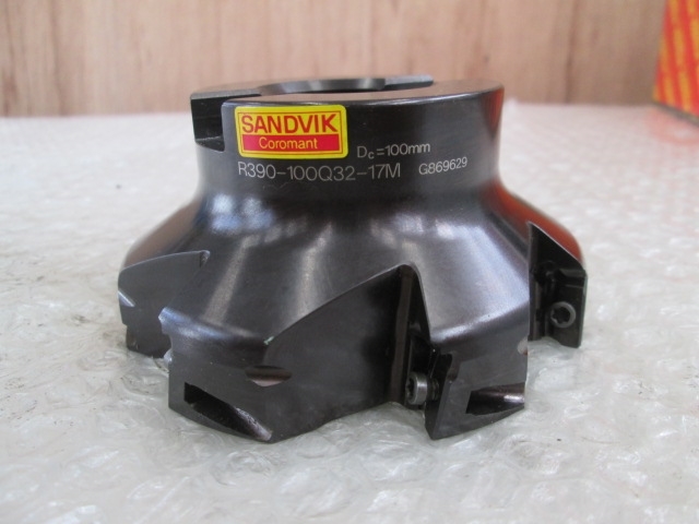 サンドビック フェイスミル R390-100Q32-17M