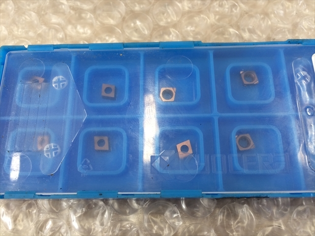 京セラ チップ 新品 CCET040104L-FSF