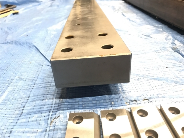 --,, 放電加工用治具 