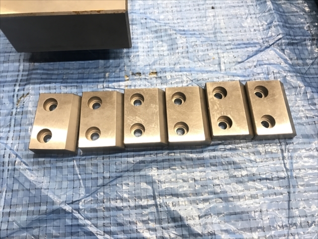--,, 放電加工用治具 