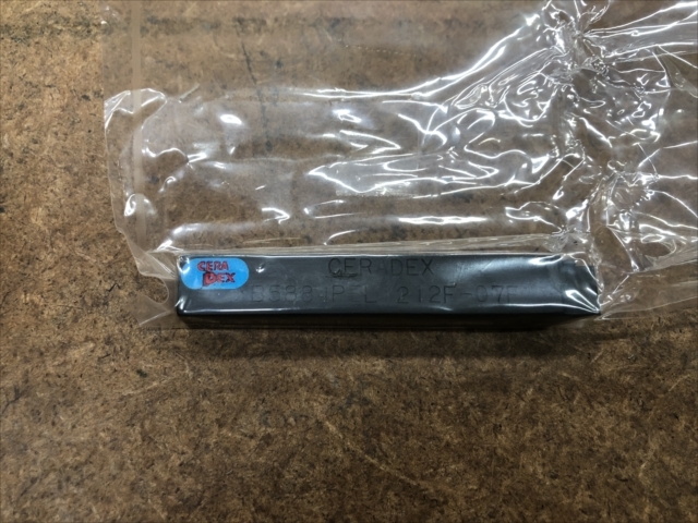 京セラ バイトホルダー 新品 XB5884PEL1212F-07F