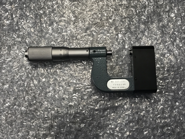 ミツトヨ 指示マイクロメーター BTM-25(227-101)