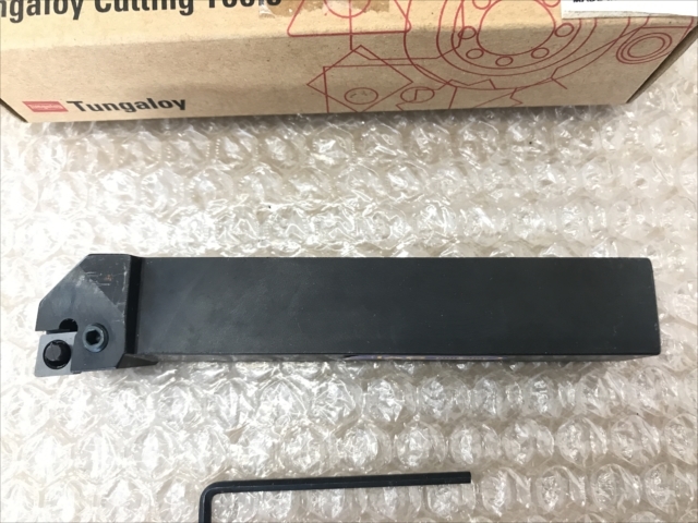 タンガロイ バイトホルダー 新品 PCLNR2020K09