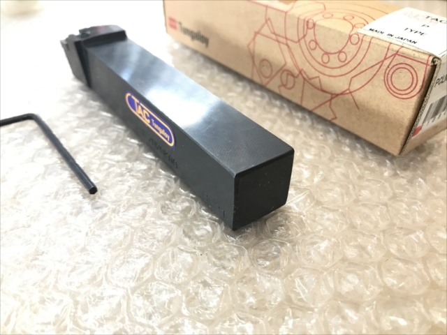 タンガロイ バイトホルダー 新品 PCLNR2020K09