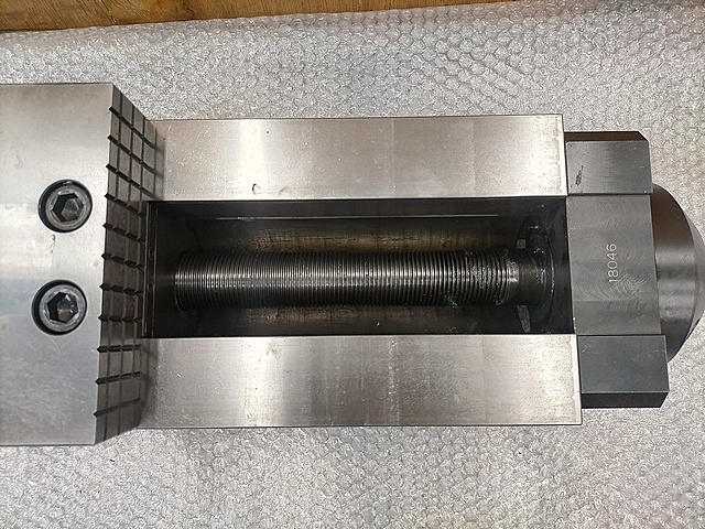 安田工業 精密バイス YPV-180