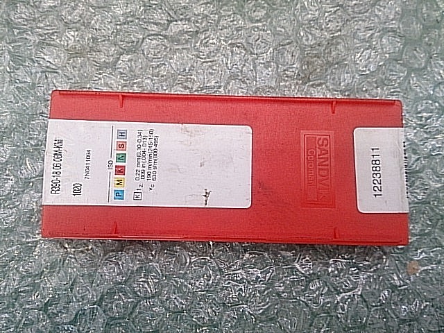 サンドビック チップ R390-18 06 08M-KM 1020