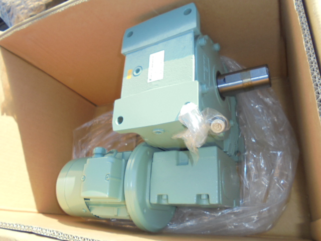椿本チエイン 減速機 EWN100B200L-LR075SB