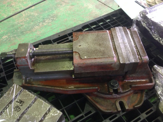 日研 マシンバイス S.N-180