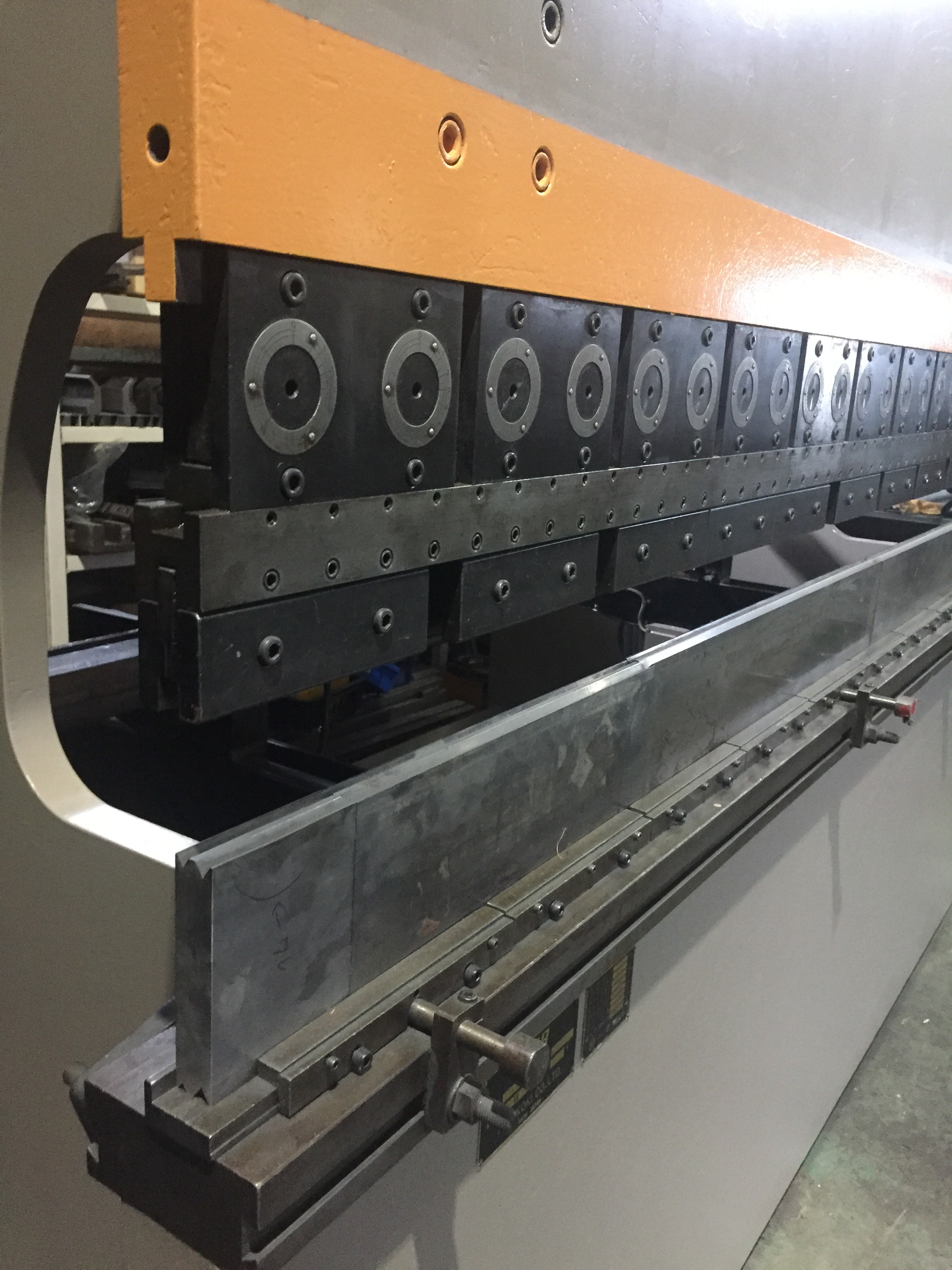 東洋工機 3000mm油圧ベンダー HPB-12530AT