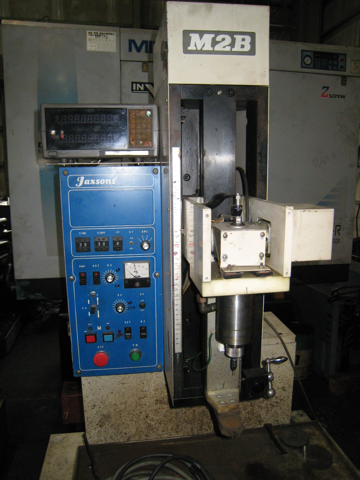 ジャクソンズ 細穴加工機 M2B