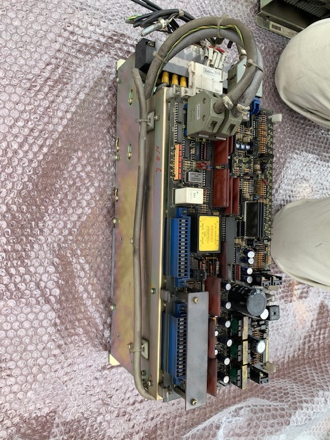Fanuc コントロールユニット A06B-6050-H113