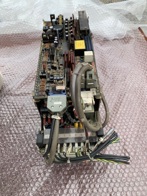 Fanuc コントロールユニット A06B-6050-H113