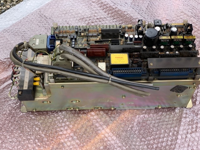 Fanuc コントロールユニット A06B-6050-H113