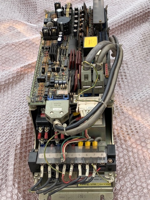 Fanuc コントロールユニット A06B-6050-H113