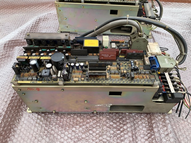 Fanuc コントロールユニット A06B-6050-H113