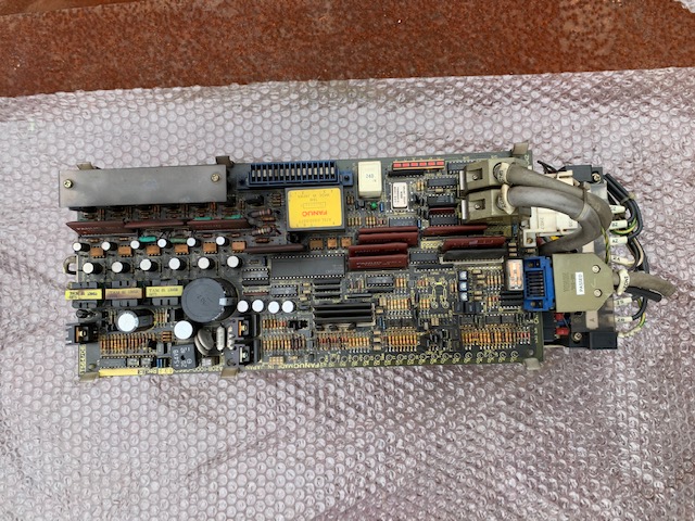 Fanuc コントロールユニット A06B-6050-H113