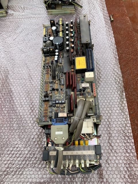 Fanuc コントロールユニット A06B-6050-H113