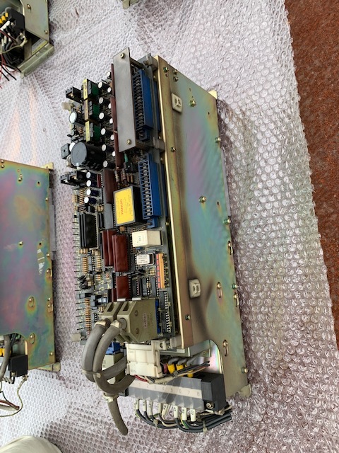 Fanuc コントロールユニット A06B-6050-H113