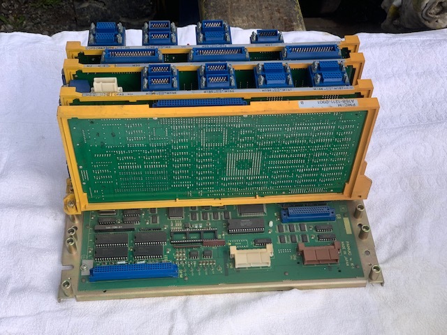 Fanuc PMC-M　CNCコントローラー A16B-1211-0901