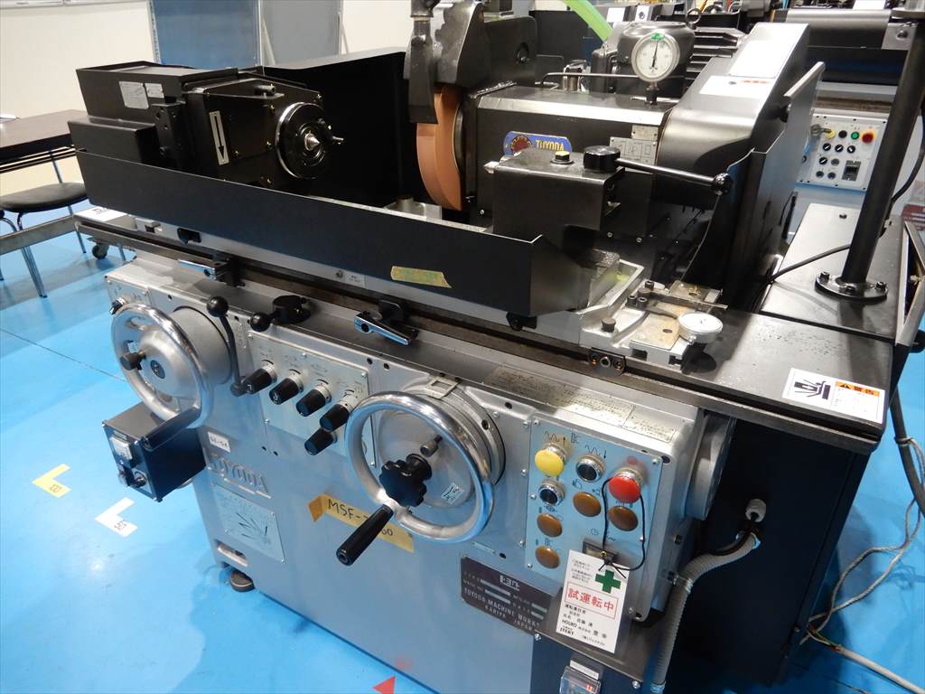 豊田工機 円筒研削盤 GOP10-30