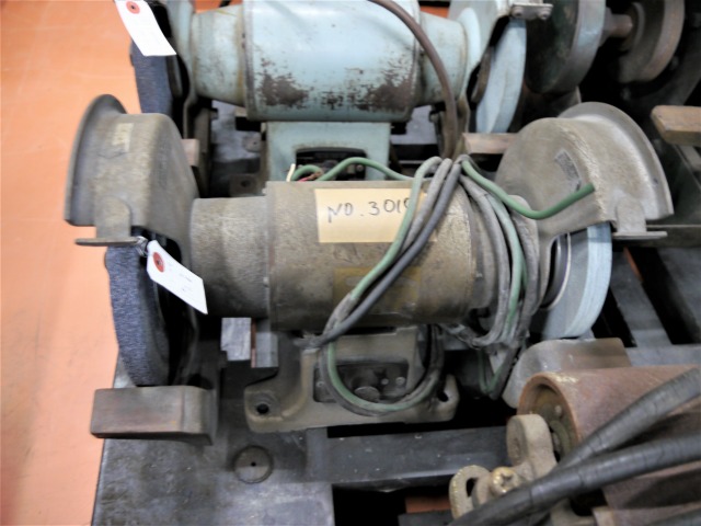 - 卓上型電気グラインダー -