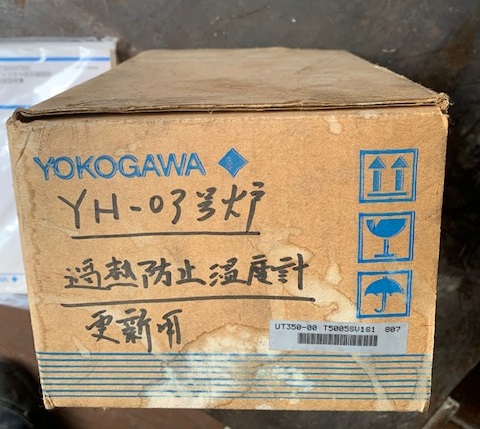 横河電機 過熱防止温度計 UT350-00　新品