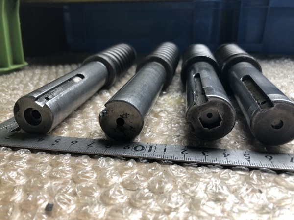 不明 タレパン金型（パンチ）1山 1山4本セット