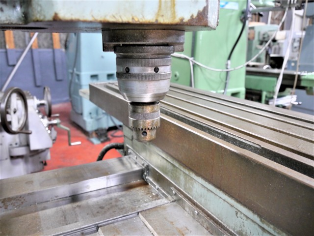 新潟 万能フライス 2UMD