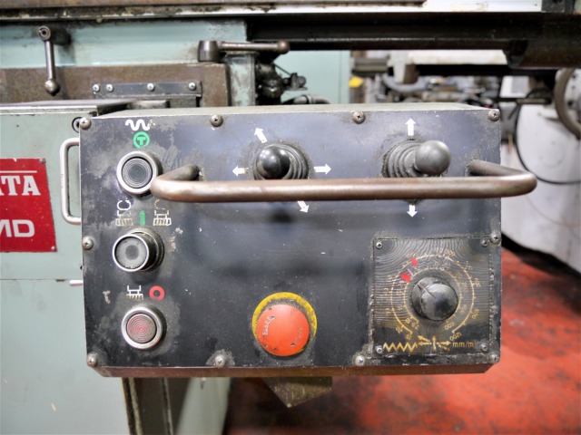 新潟 万能フライス 2UMD
