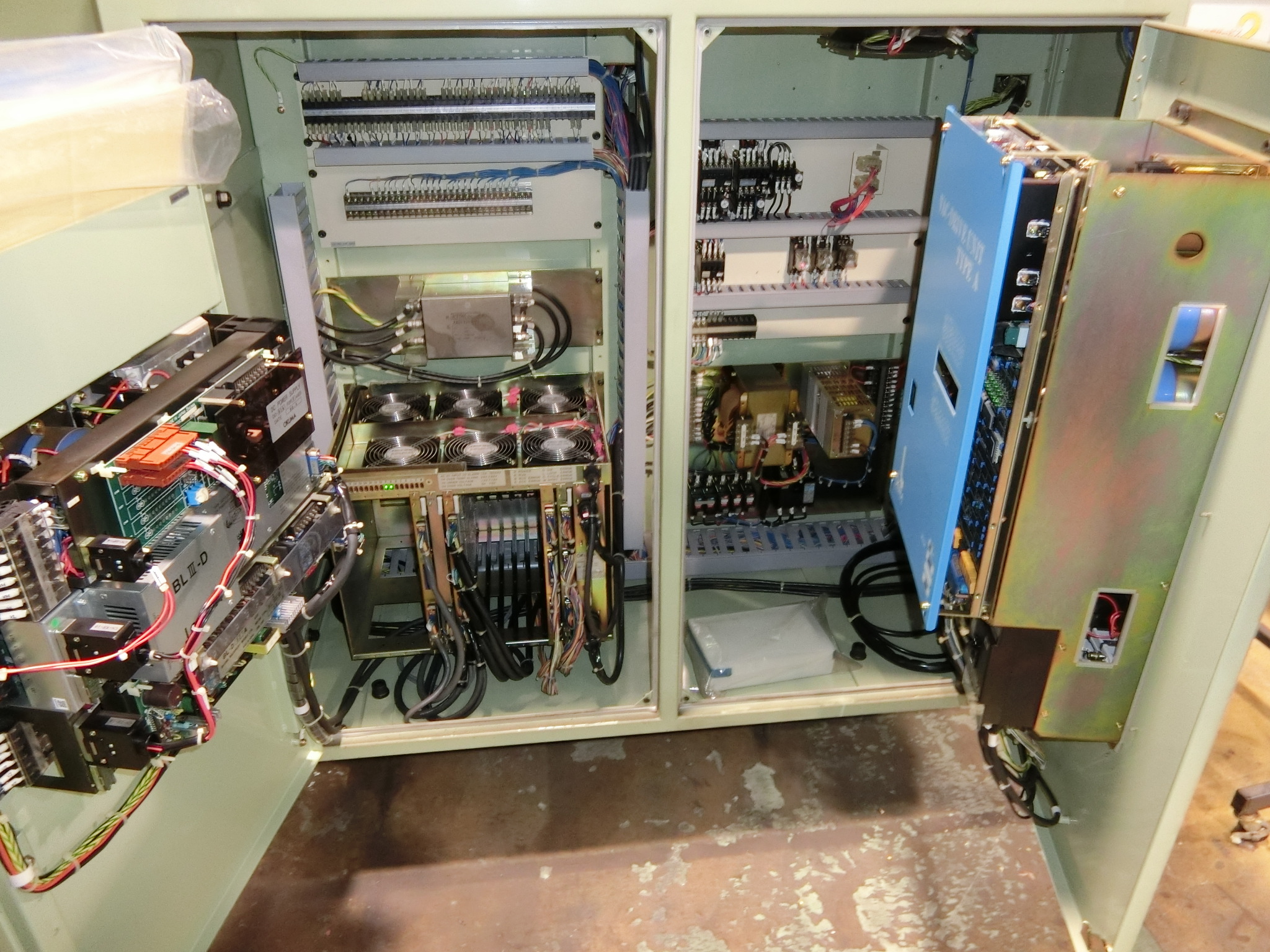 オークマ ＮＣ旋盤用基板 XZ軸サーボアンプ他