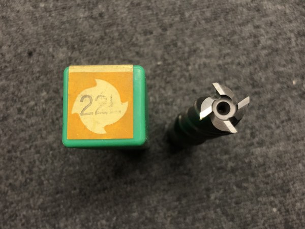 E.C　NIPPON　TOOL エンドミル 22LxM3