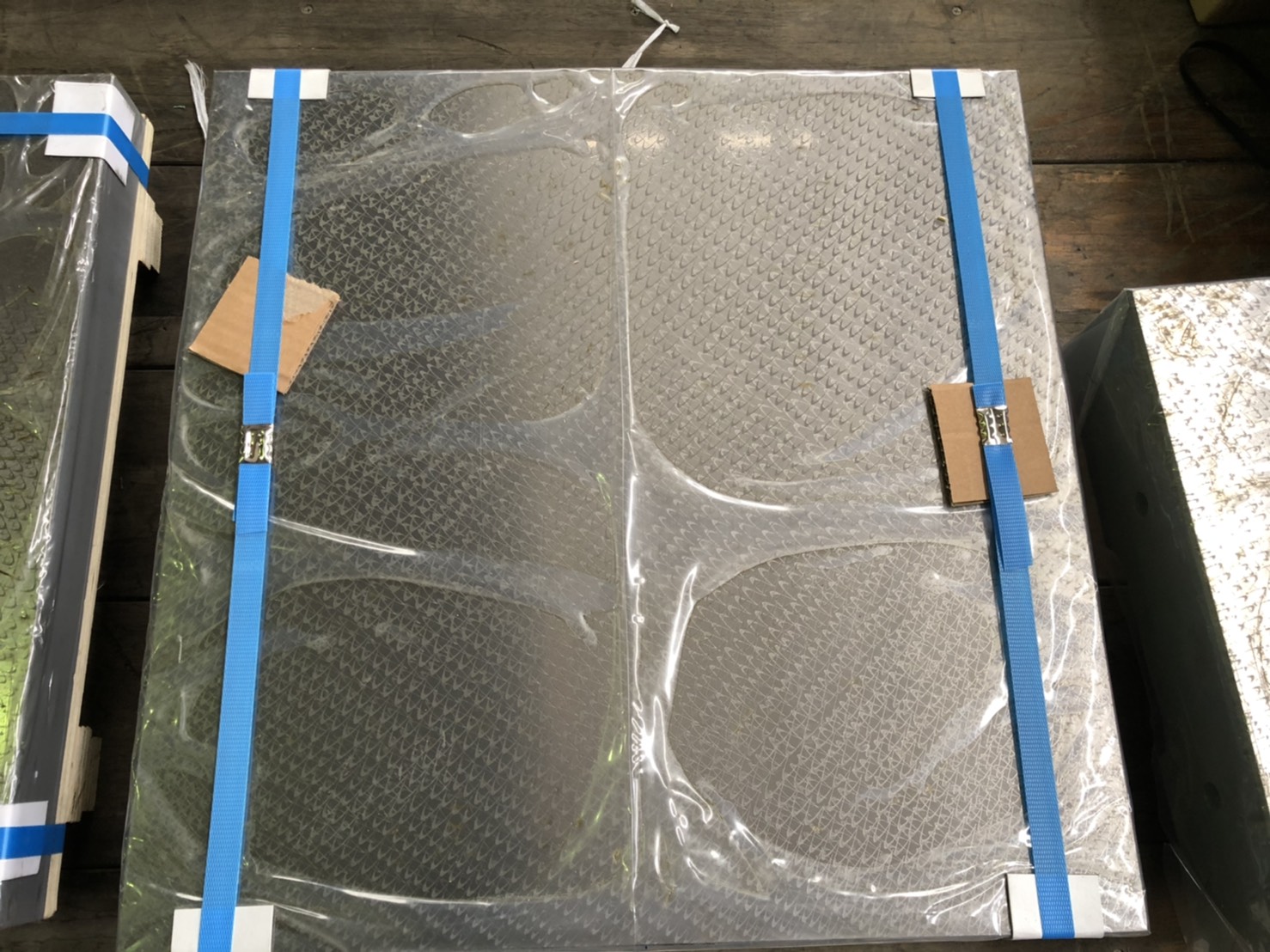 ユニセイキ 箱型定盤　研磨仕上 600x600mm