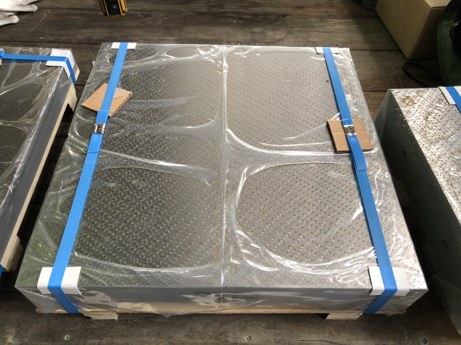 ユニセイキ 箱型定盤　研磨仕上 600x600mm