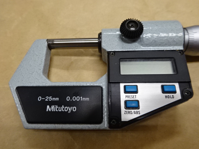 MITUTOYO｜ミツトヨ デジタル外側マイクロメーター MDC-25M