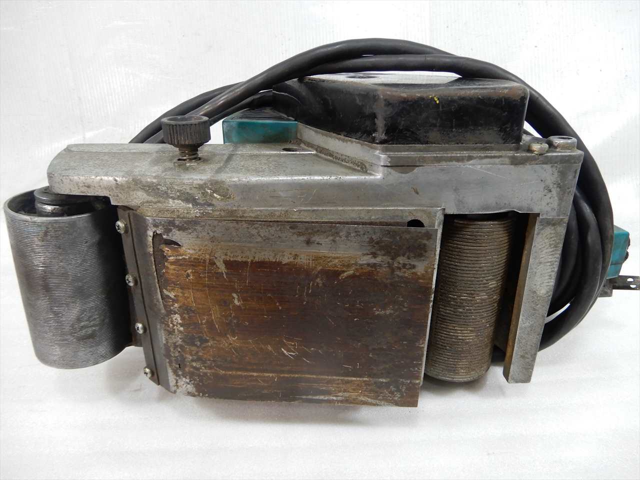 マキタ ベルトサンダー　90巾100V 