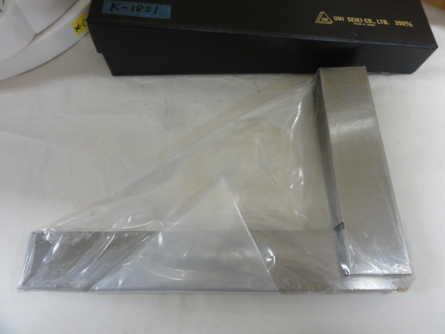 ユニセイキ 台付スコヤ 250mm